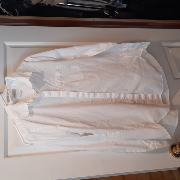 Van Heusen Womans White Button Down Shirt size M - Picture 2 of 6